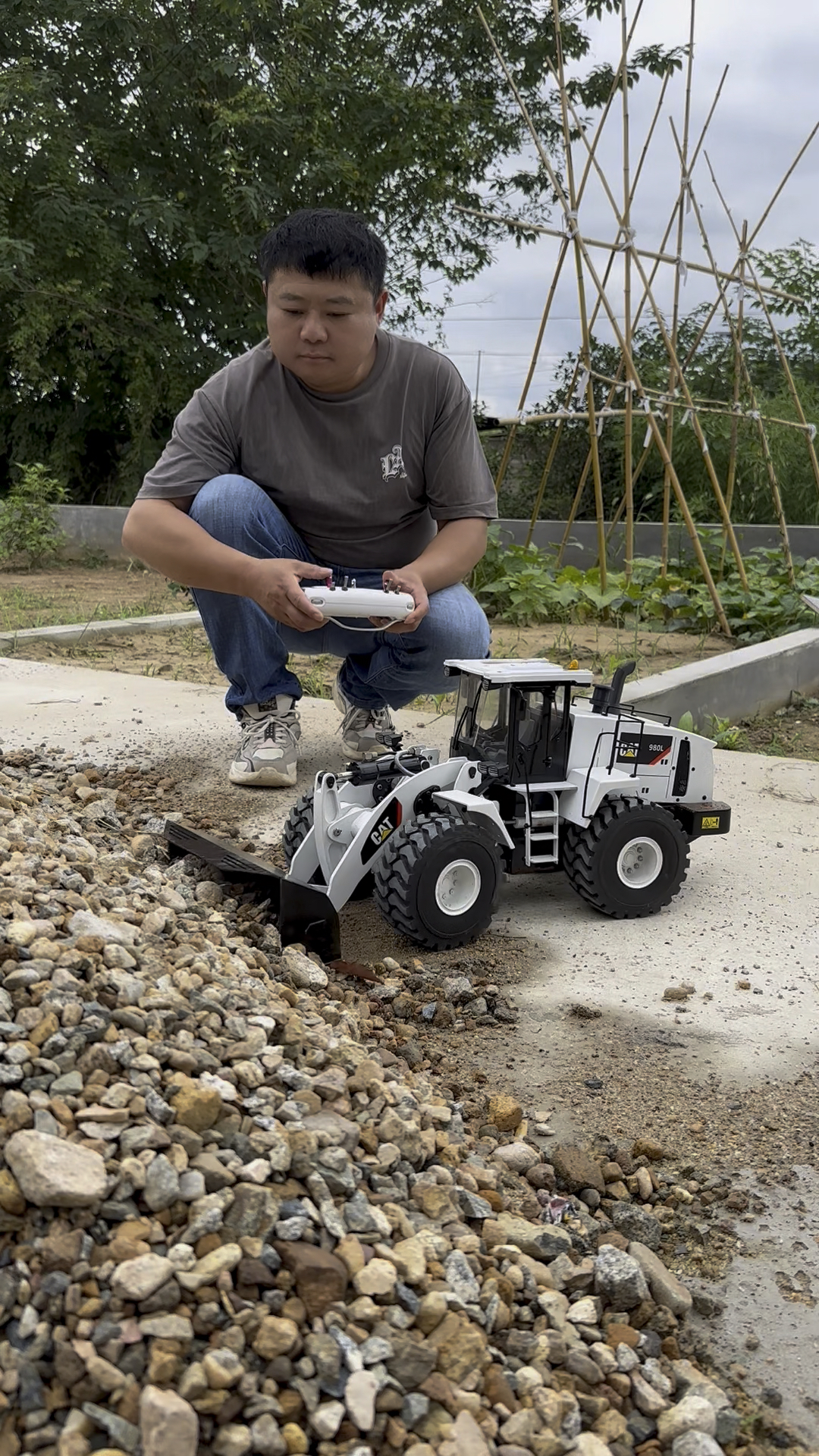 迷你遥控装载机模型玩具