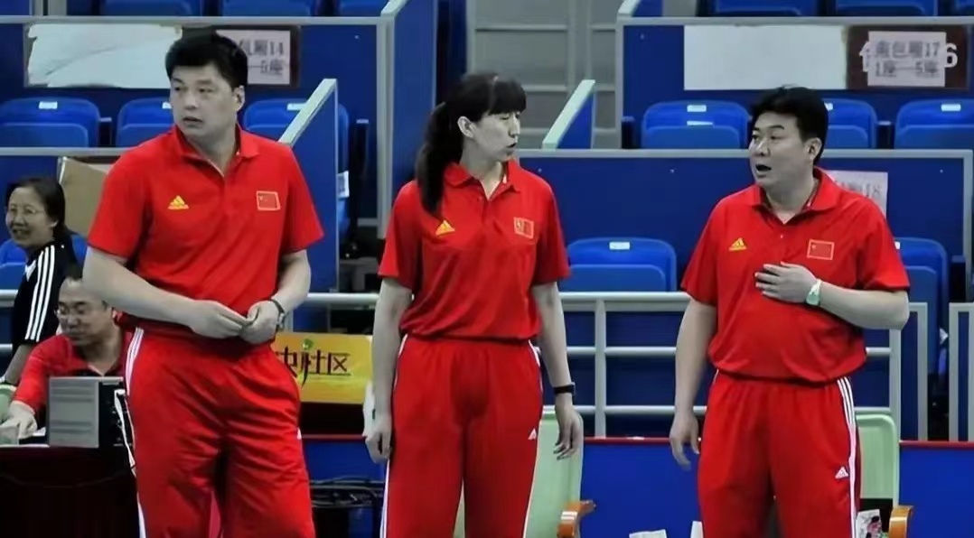 奥运将至,不知女排教练组准备的怎么样了,一探究竟!  1.