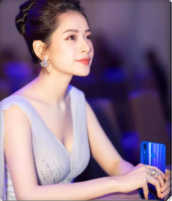 越南女演员,歌手芝芙被媒体封为"越南第一美女".