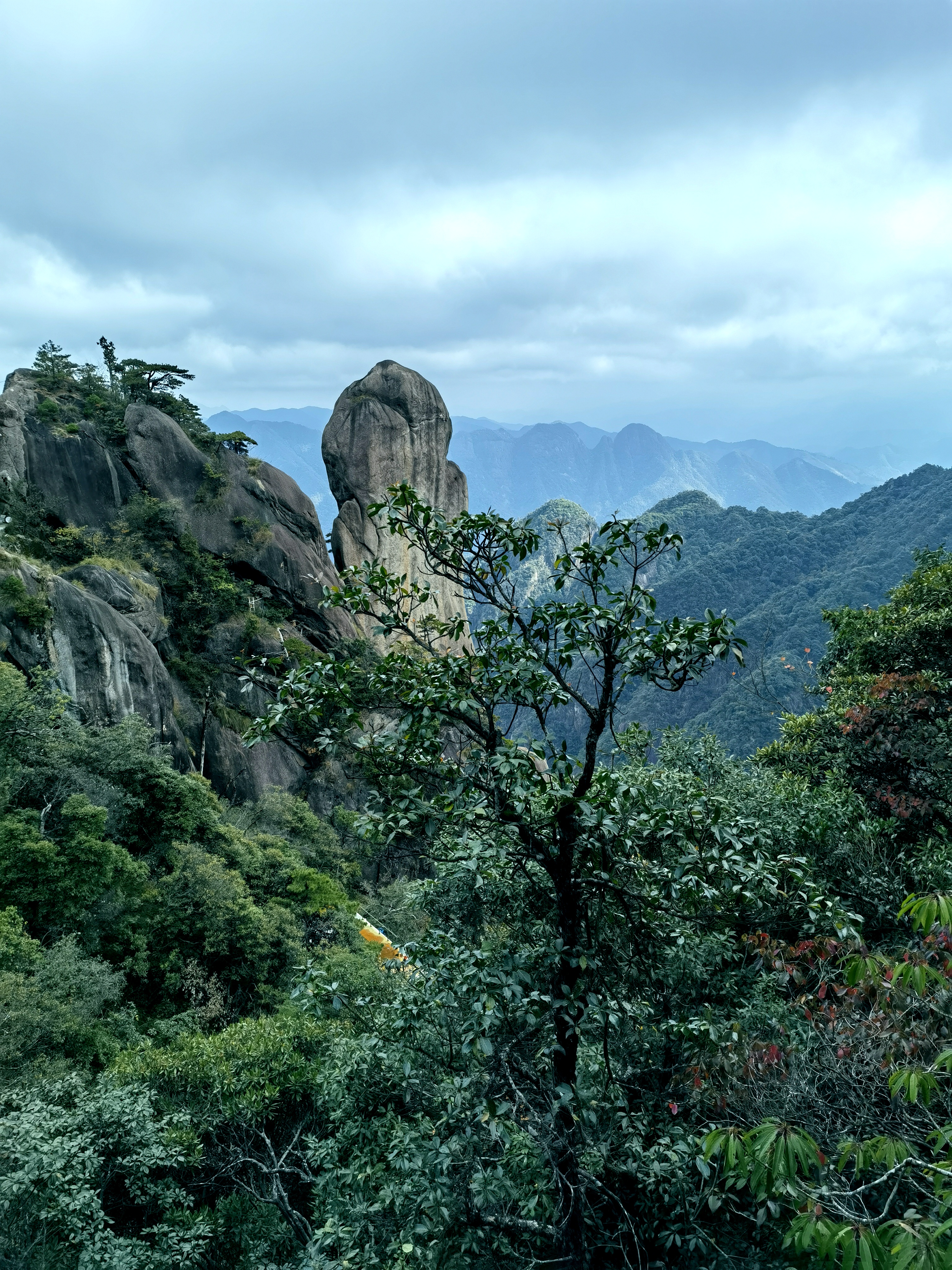 江西最高山图片