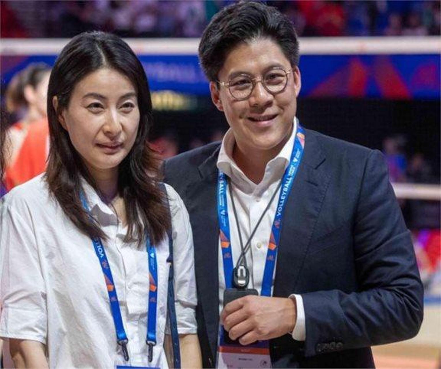 霍启刚的妻子郭晶晶,被称为"跳水皇后",在节目中也展示了他们经常在