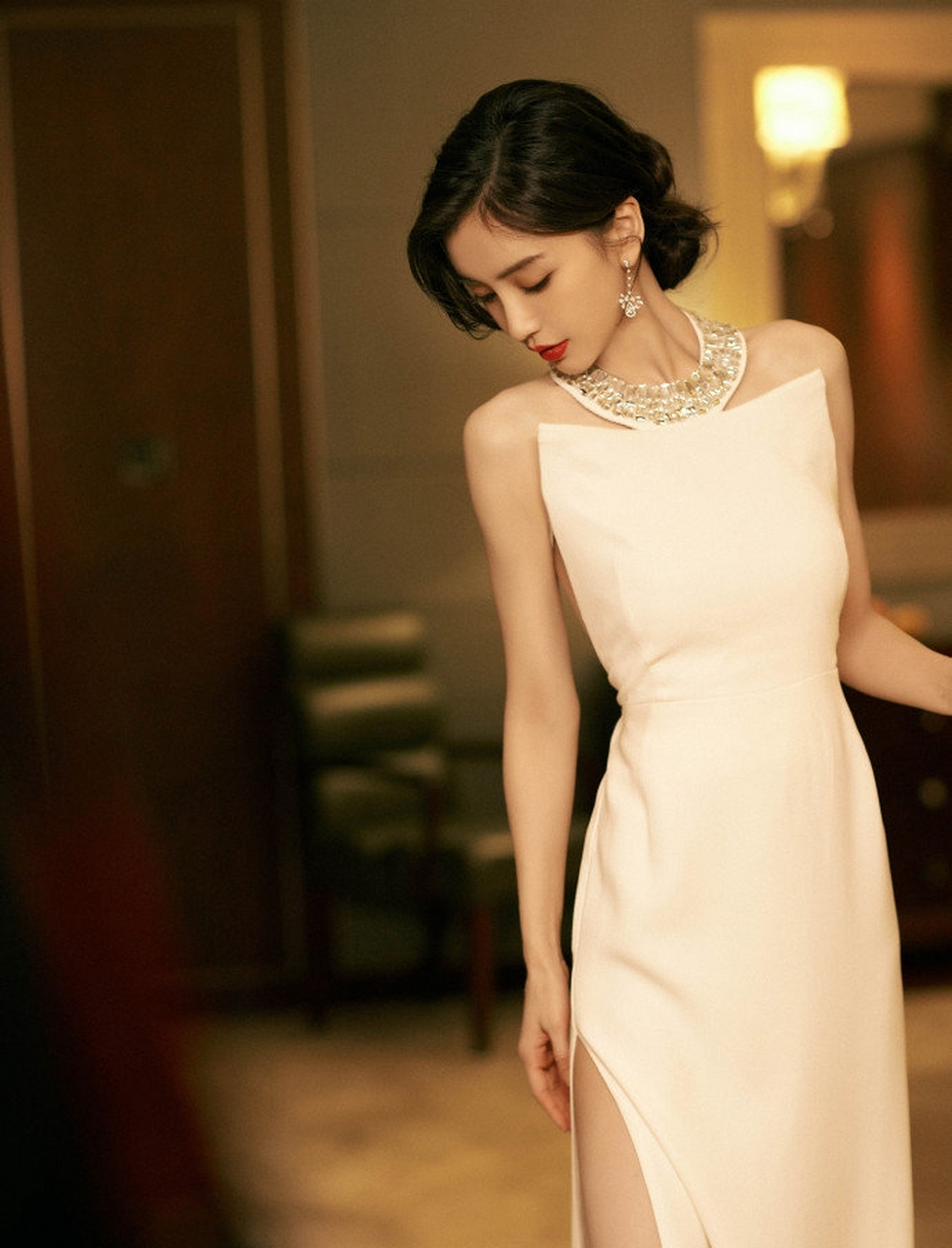 礼服下的杨颖:颜值与气质并存,美出新高度
