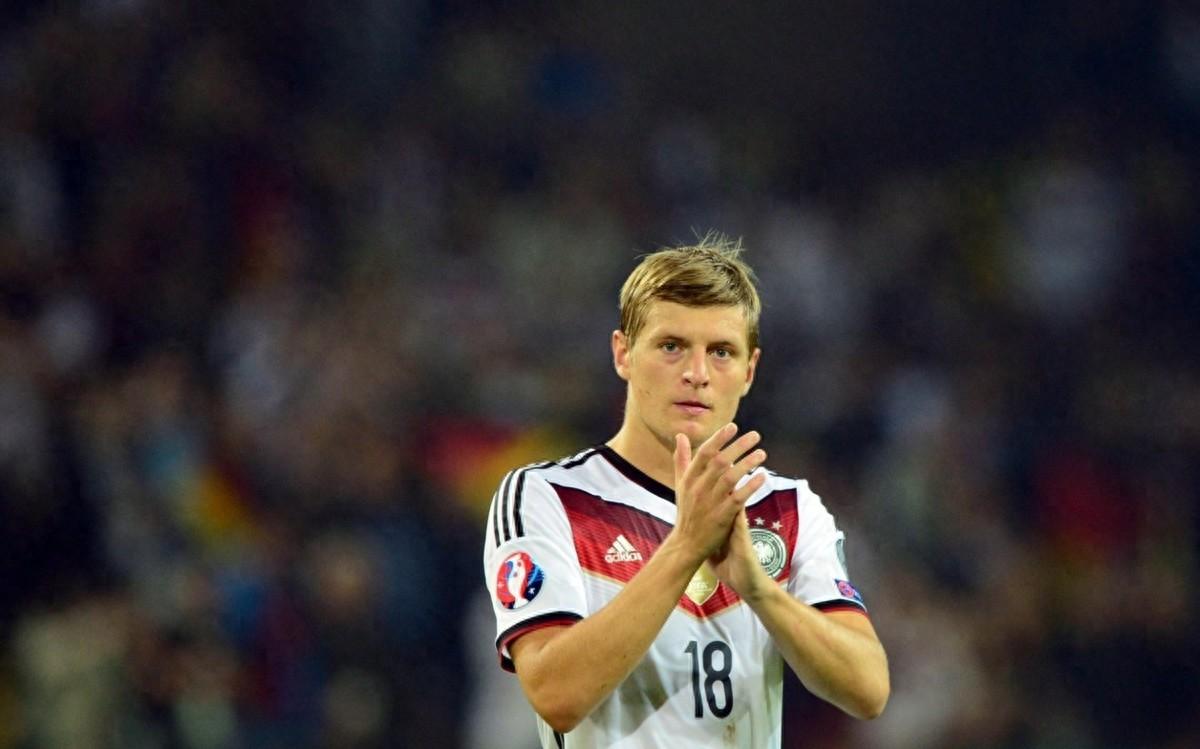 这就是经典中锋的价值,德国队像勒沃库森那样绝平!