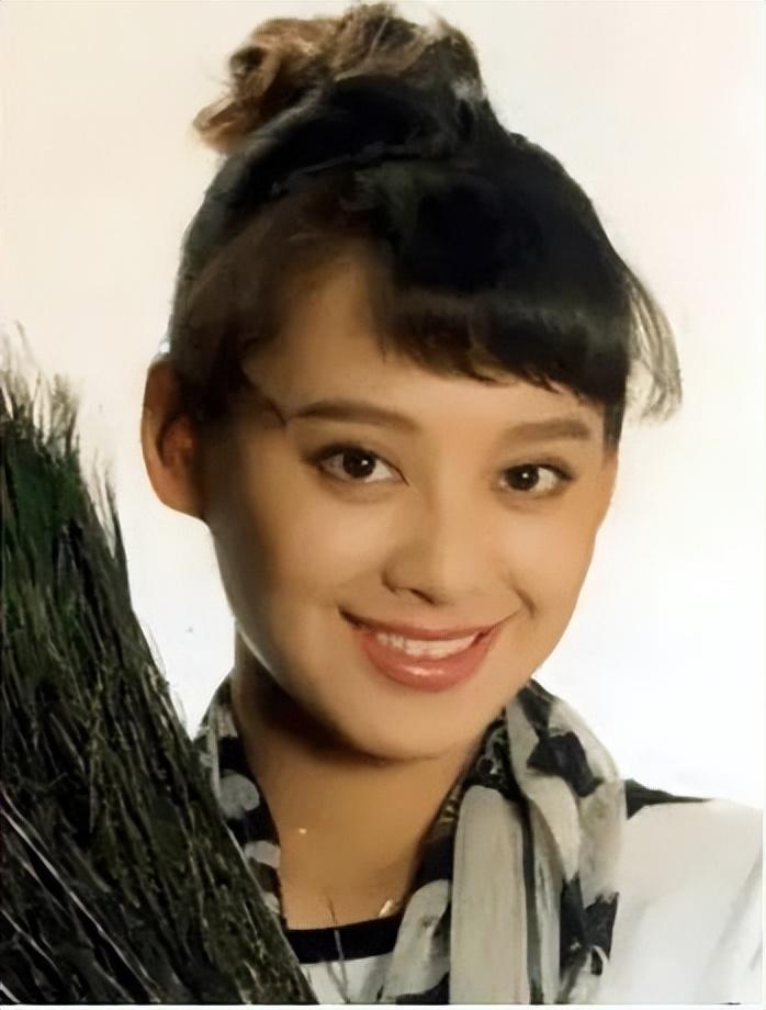 宁静:与美国老公离婚后,遭遇一次失败的姐弟恋,现在单身一人