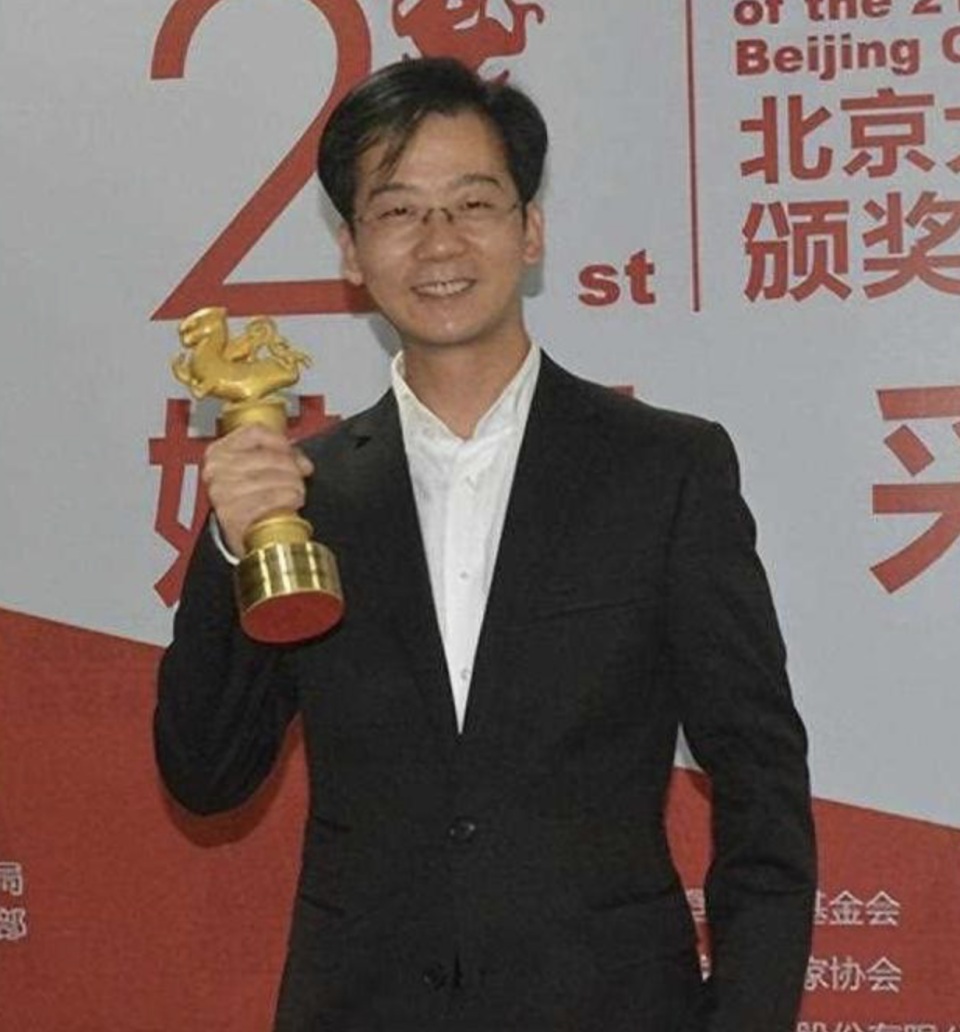 哮天犬扮演者否认接受打赏,模仿者系网红,曾称陈创是过气明星