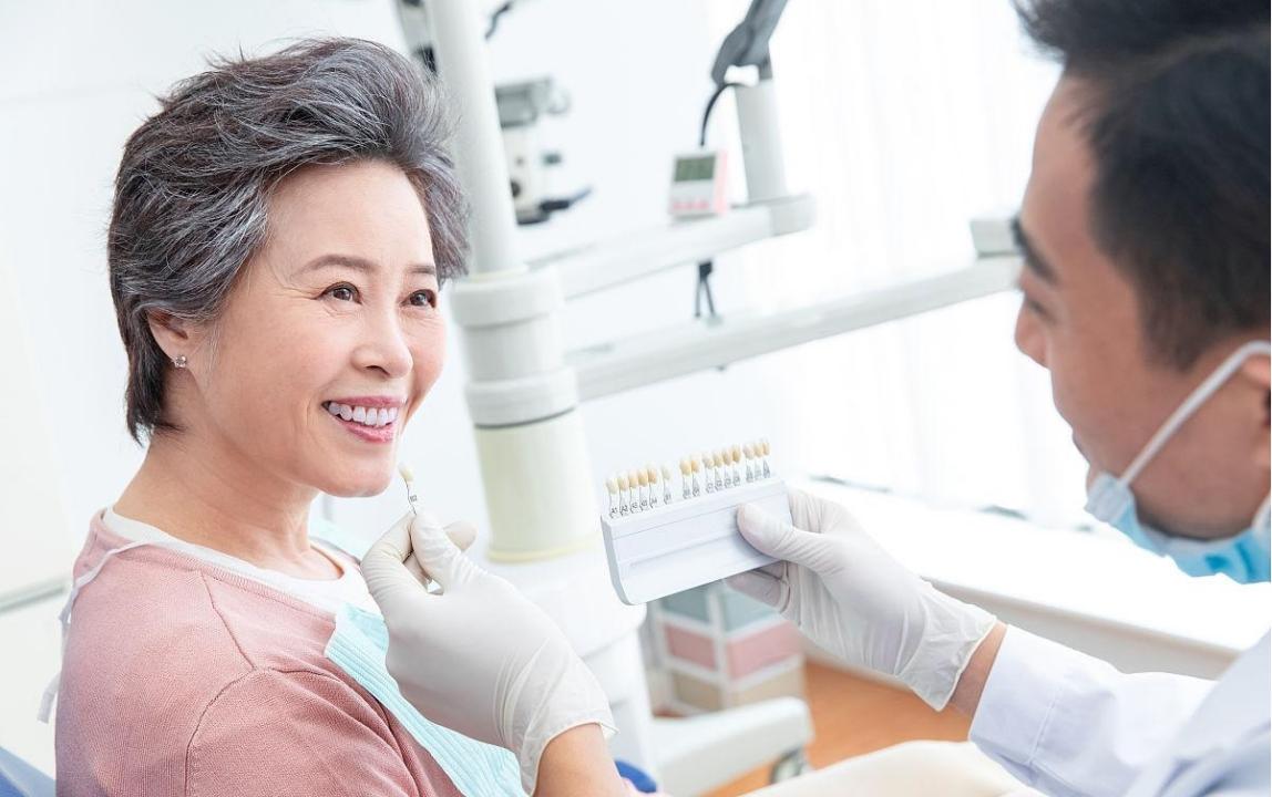 口腔健康:老年人口腔检查全攻略