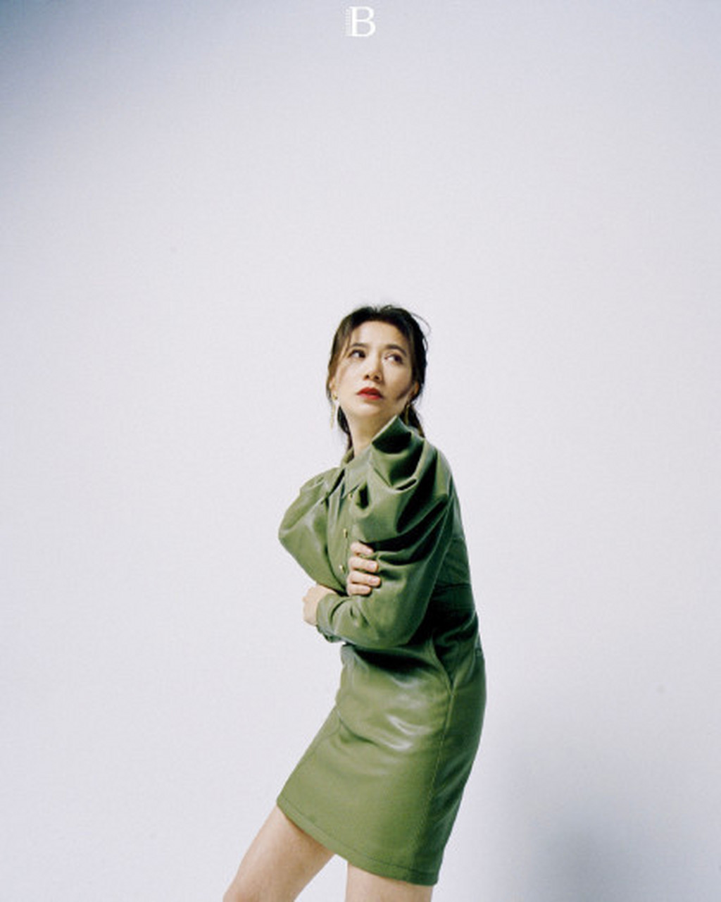 袁咏仪拍写真 48岁皮肤保持很好