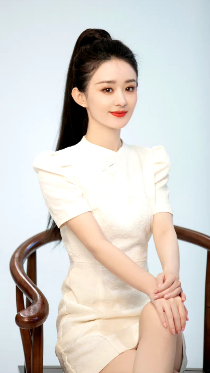 85顶流花姐姐赵丽颖重现高马尾造型