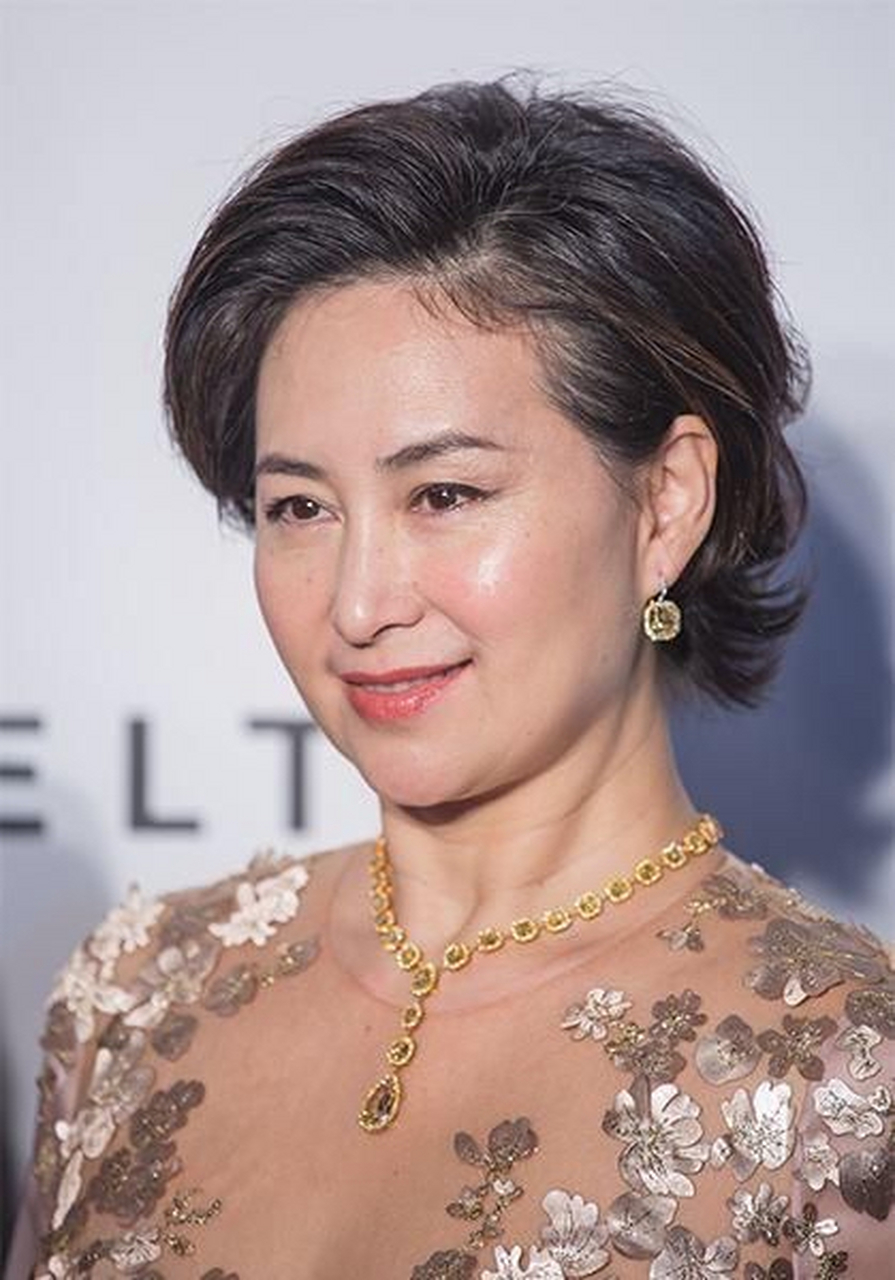 何超琼绝对是赌王众多女儿中最漂亮最有气质最耐看的一个.