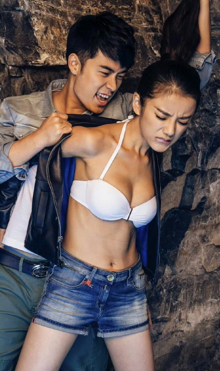 陈赫和伊一早期合拍过写真