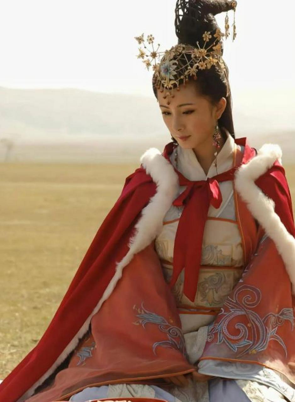 19岁的杨幂满脸的胶原蛋白