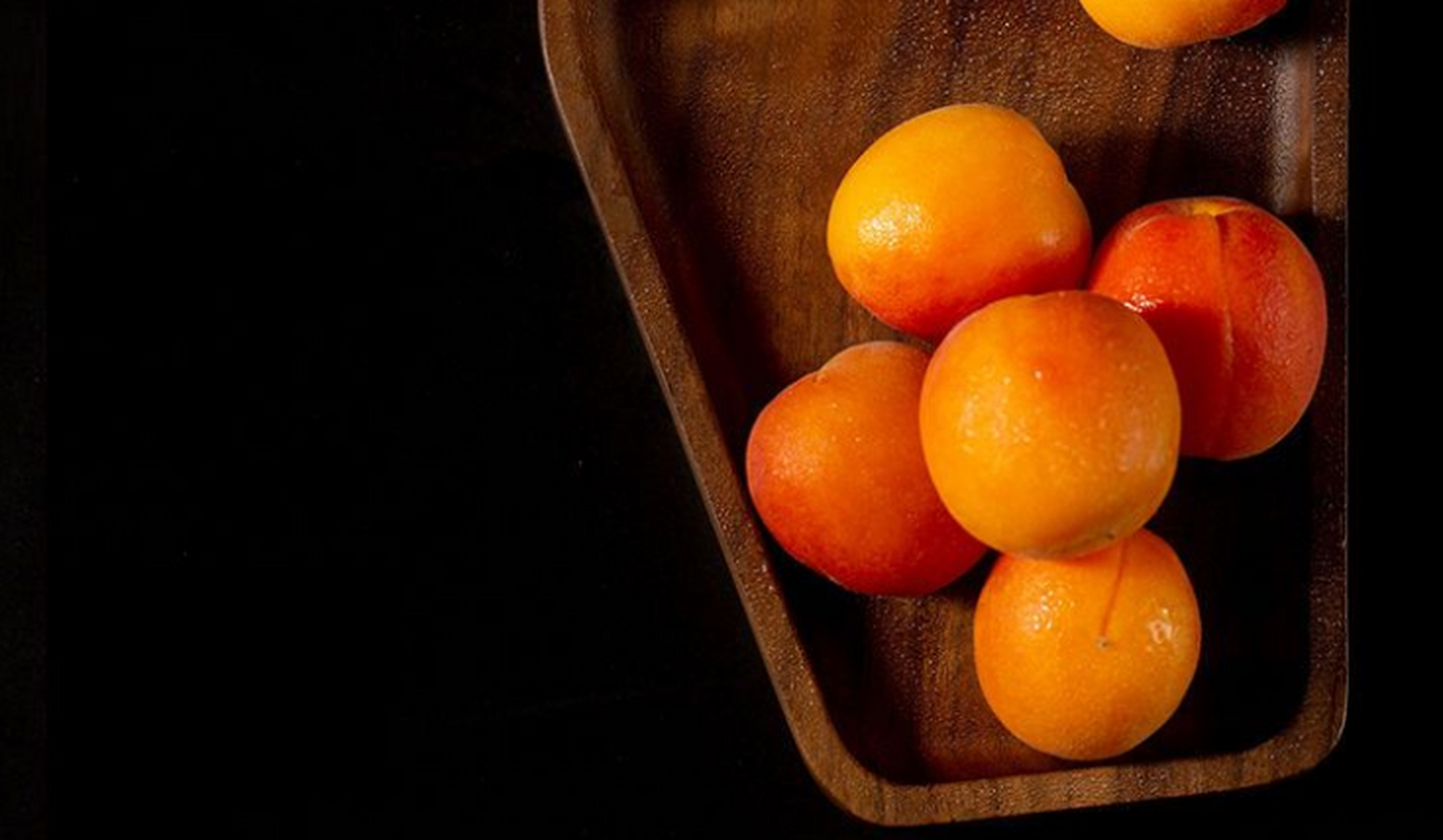 这里有新鲜的正宗新疆小红杏,来自伊犁阿克苏特产的甜杏子比小白杏