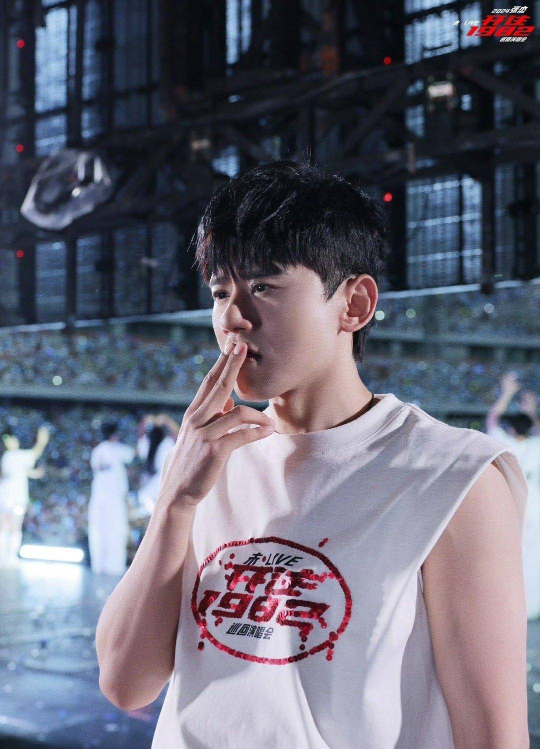 张杰飞吻大放送,网友:接住了,杰哥!张杰飞吻接龙大赛