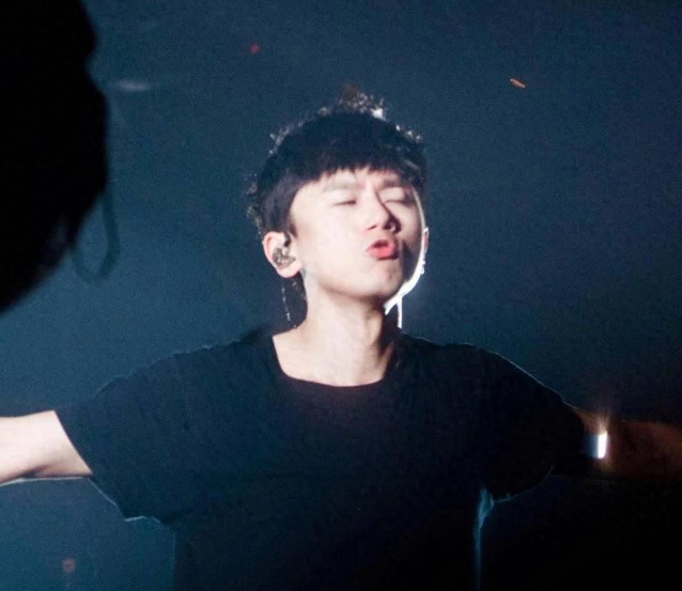 张杰飞吻大放送,网友:接住了,杰哥!张杰飞吻接龙大赛