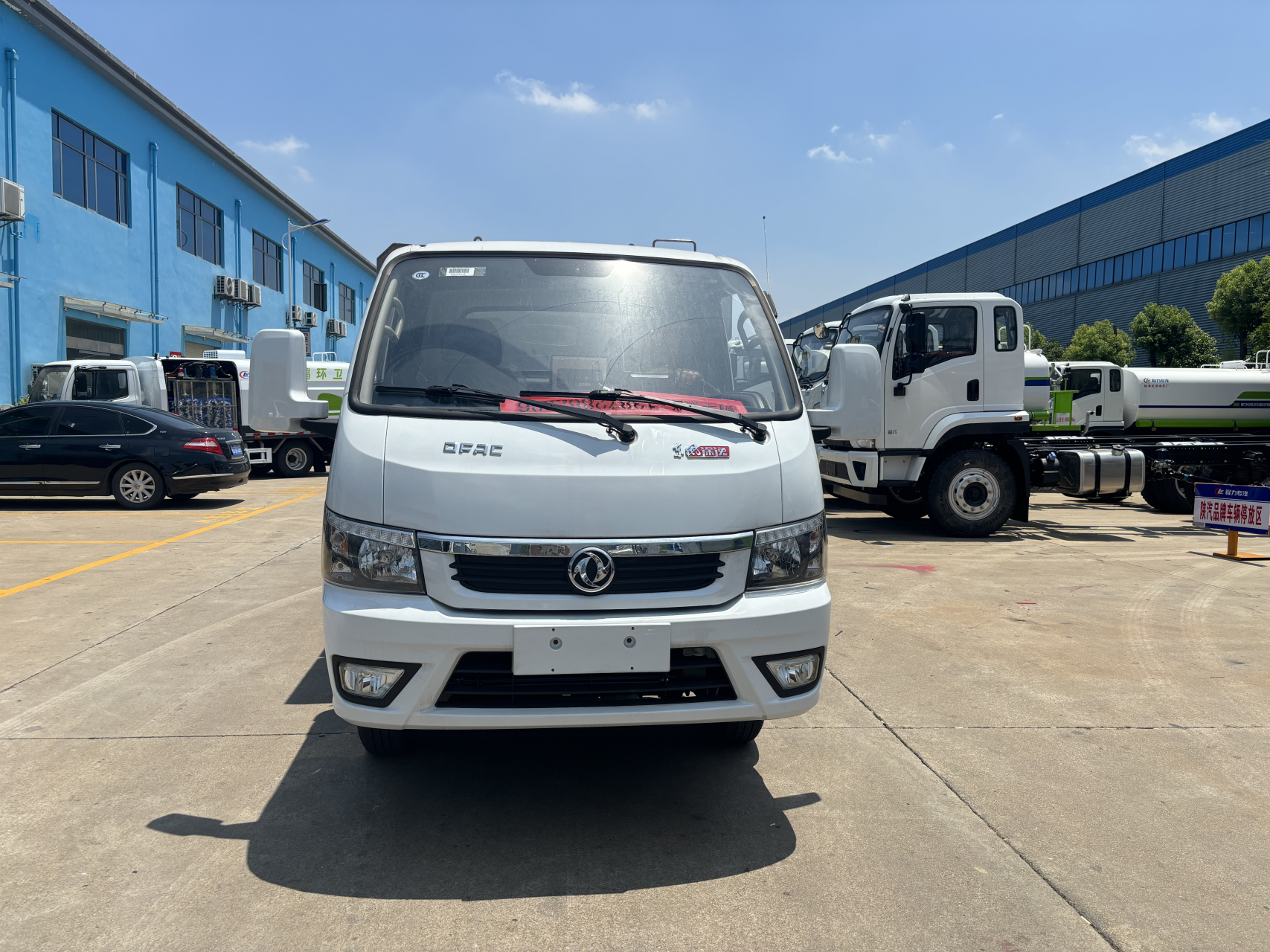 东风途逸蓝牌洗扫车,蓝牌小型洗扫车,3.