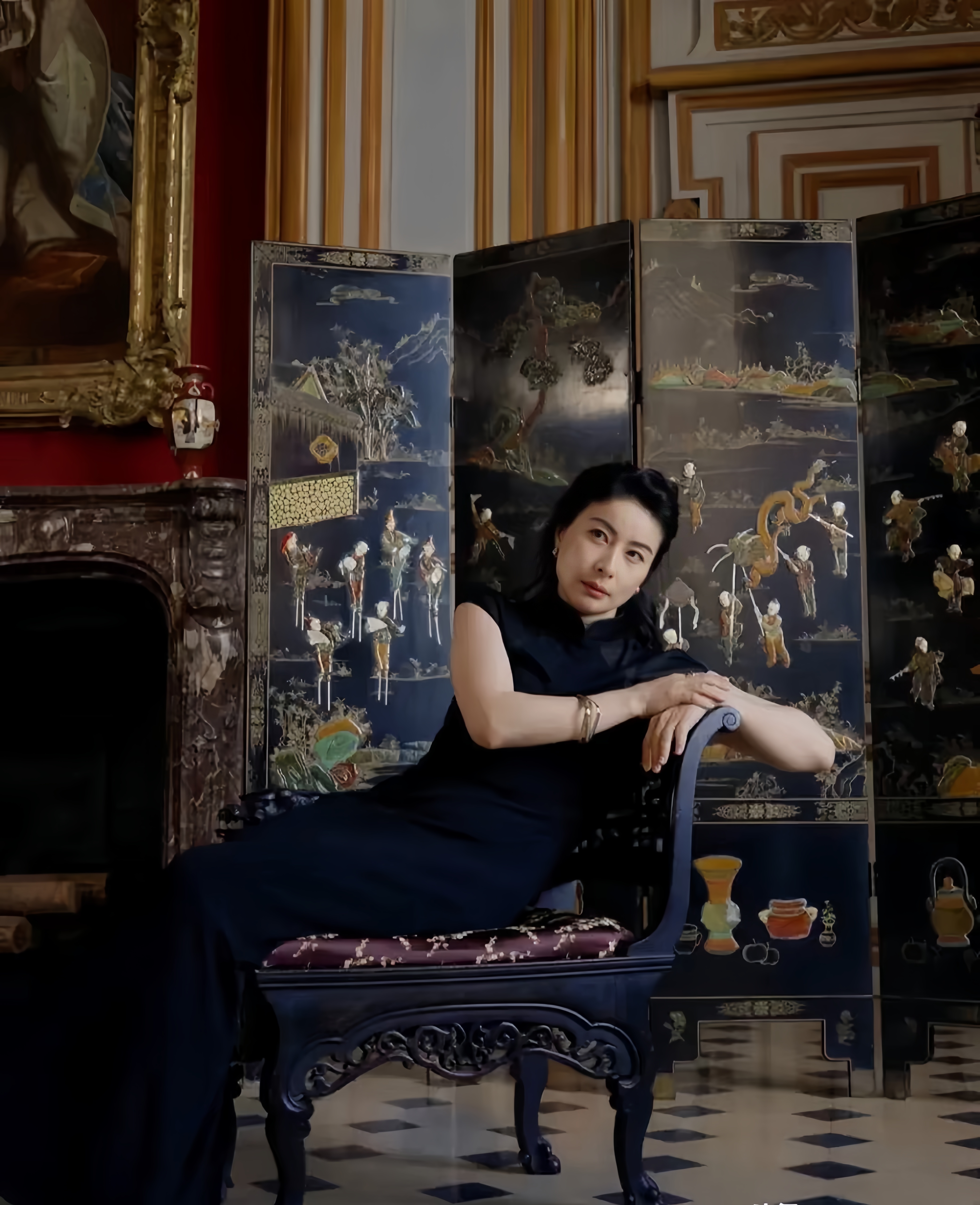 随着年龄的增长,郭晶晶的气质愈发显得成熟和大气