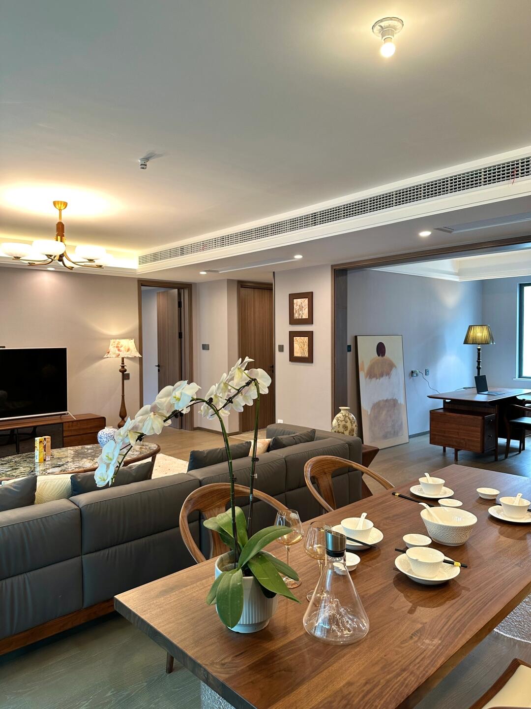 像大平层 看似大平层的房子 实际只有143㎡,客厅开间7