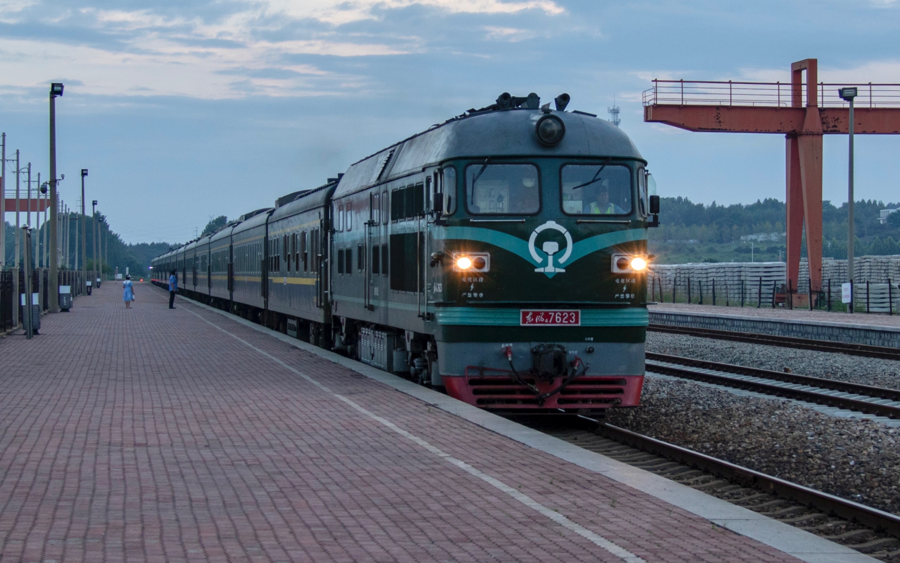 有一种乡愁叫回家的绿皮火车