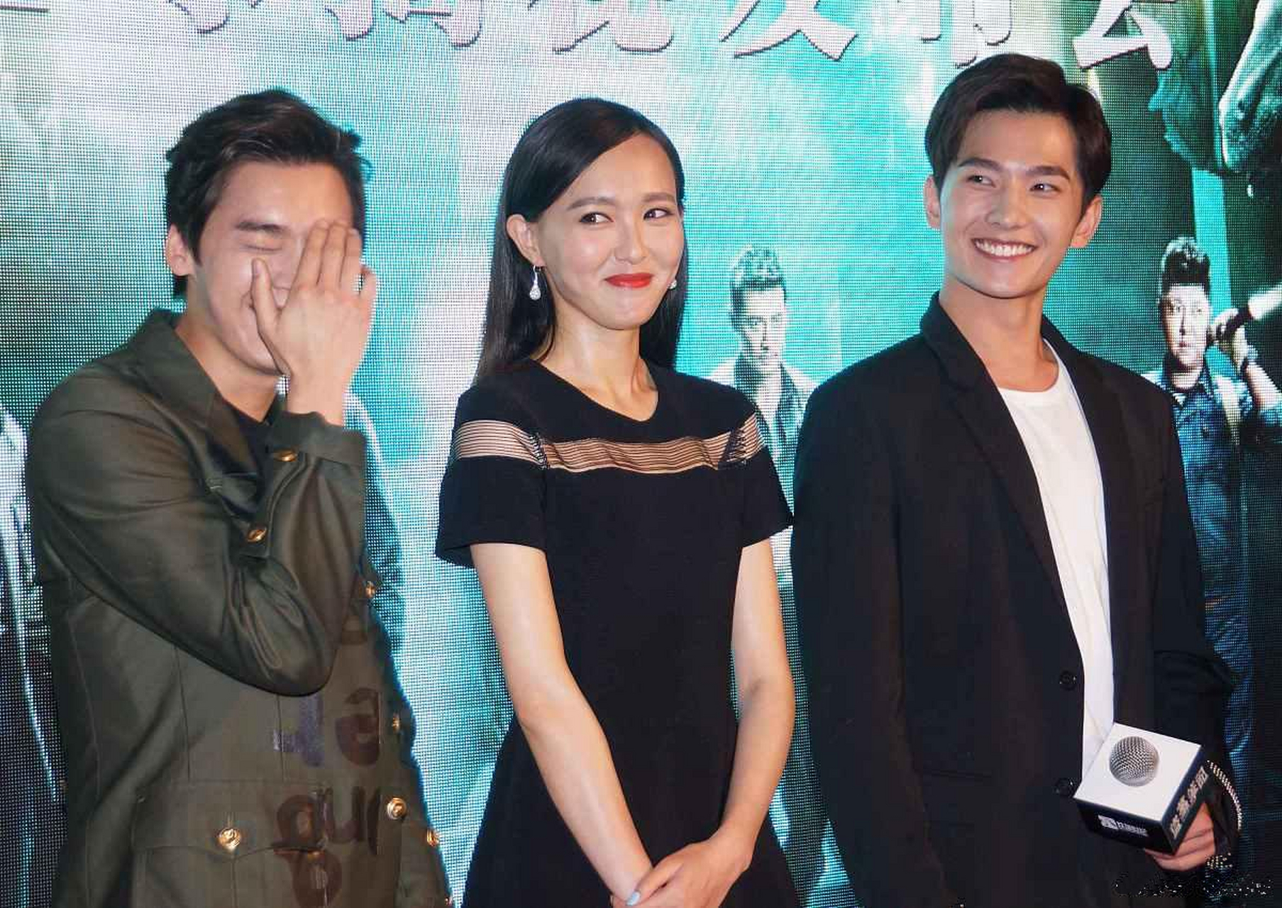 多年前,杨洋和唐嫣,宣传活动的生图!一点美颜没有