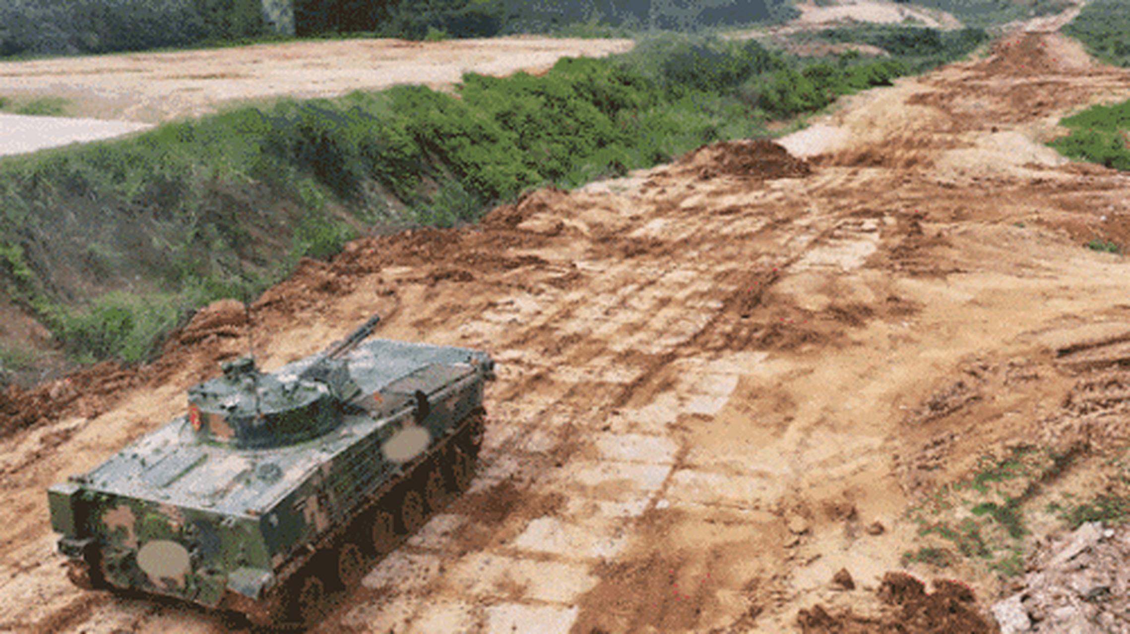 东部铁拳劲旅|镇守东南  该旅还是96a 04步战车组合,  什么时候升级成