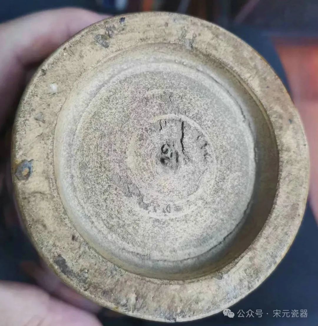 黑釉铁锈花瓷器的鉴别图片