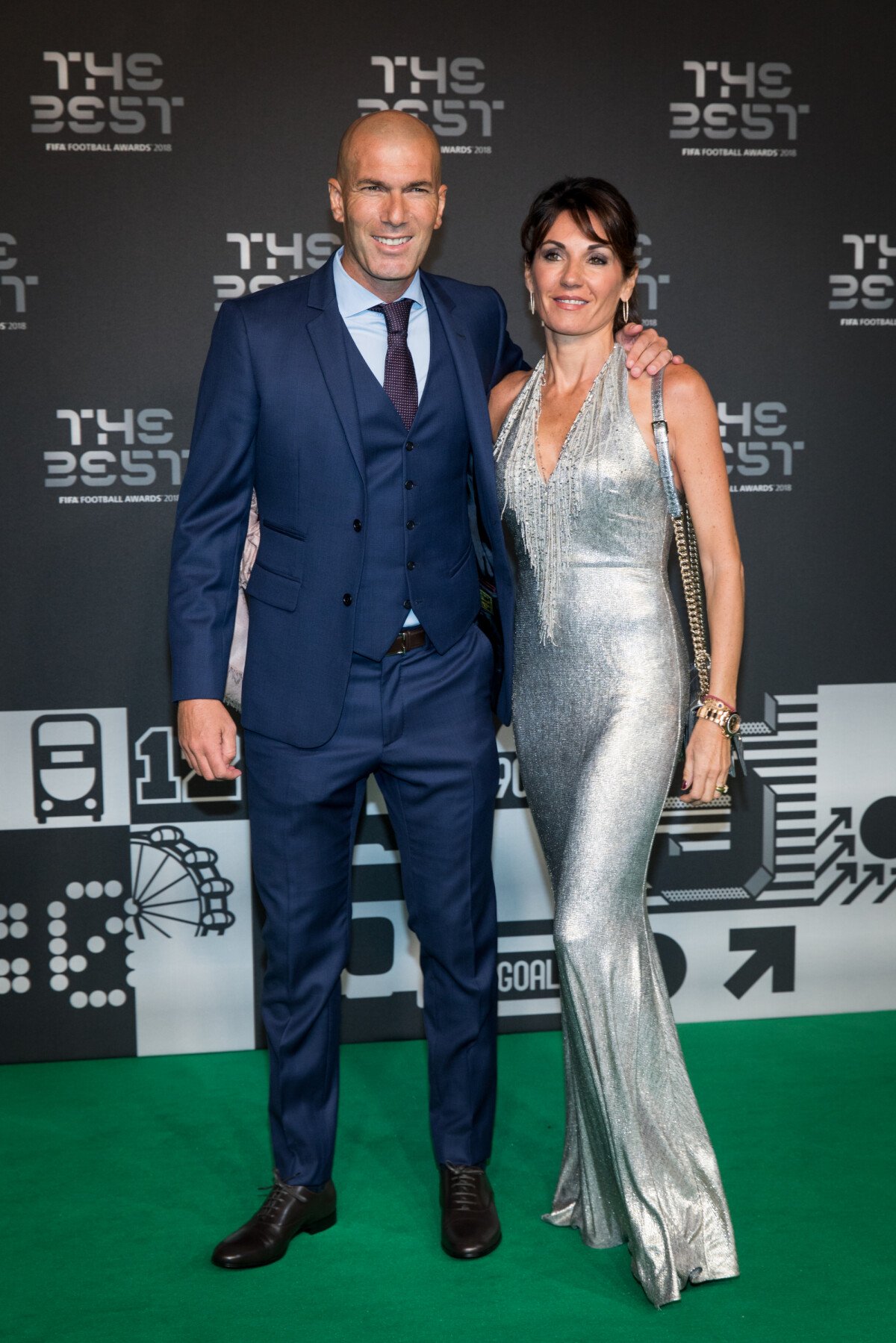 齐祖齐达内与妻子恩爱走过30年婚姻,罕见照片被儿子公之于众