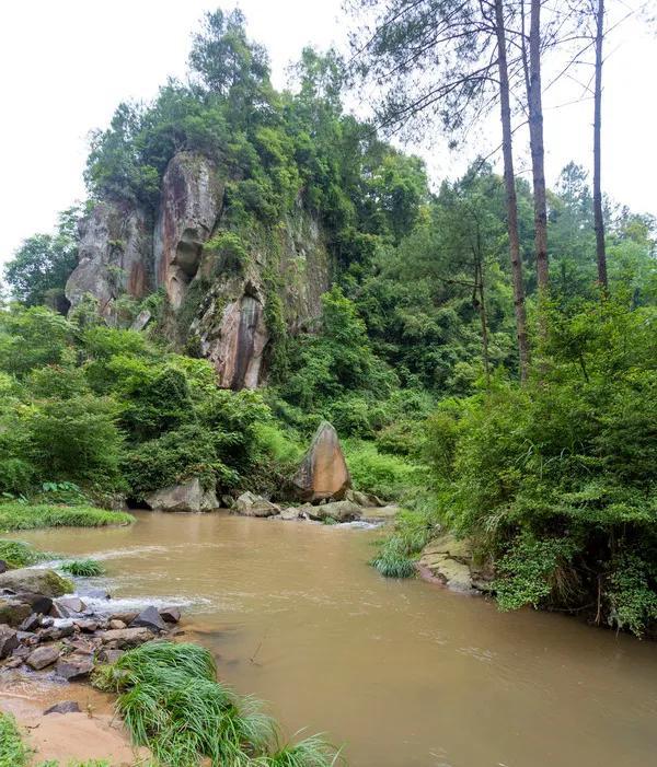 重庆市武隆区的火炉镇,这里有三潮圣水的奇观,还是避暑胜地!