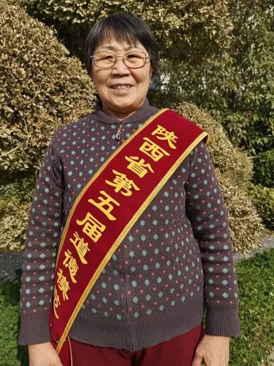 陕西儿媳遇车祸成植物人,公公接受不了打击去世,婆婆