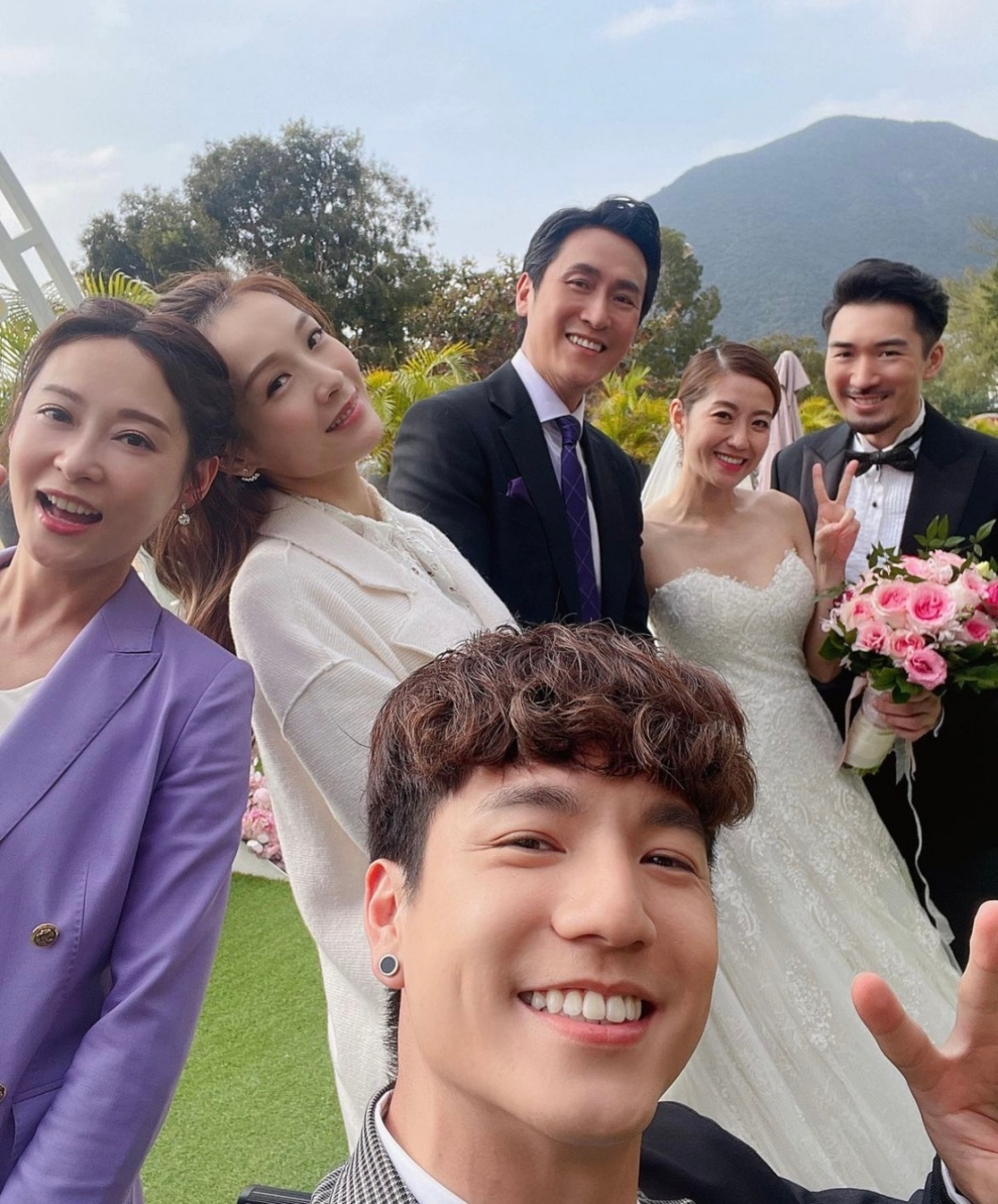 yoyo陈自瑶剧中婚纱照