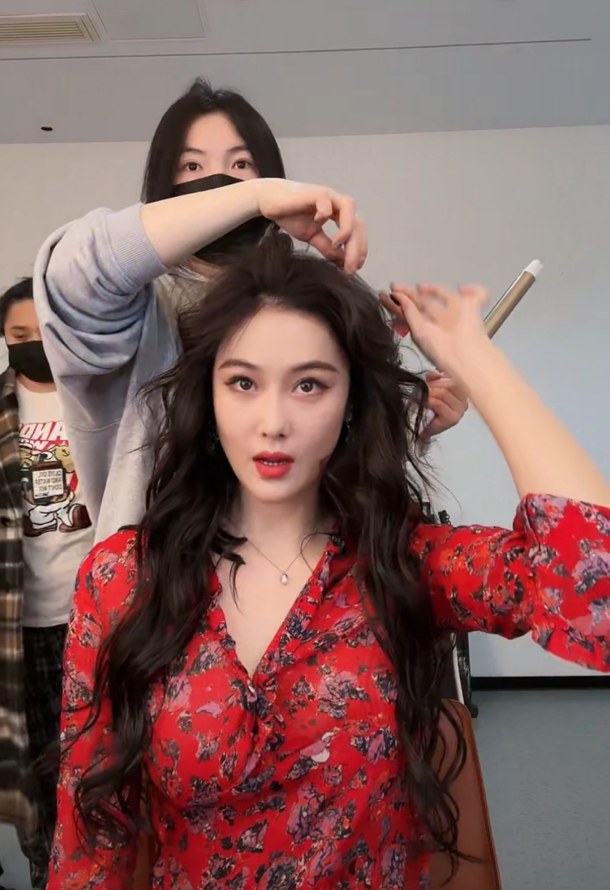 张馨予长发的样子真的美极了