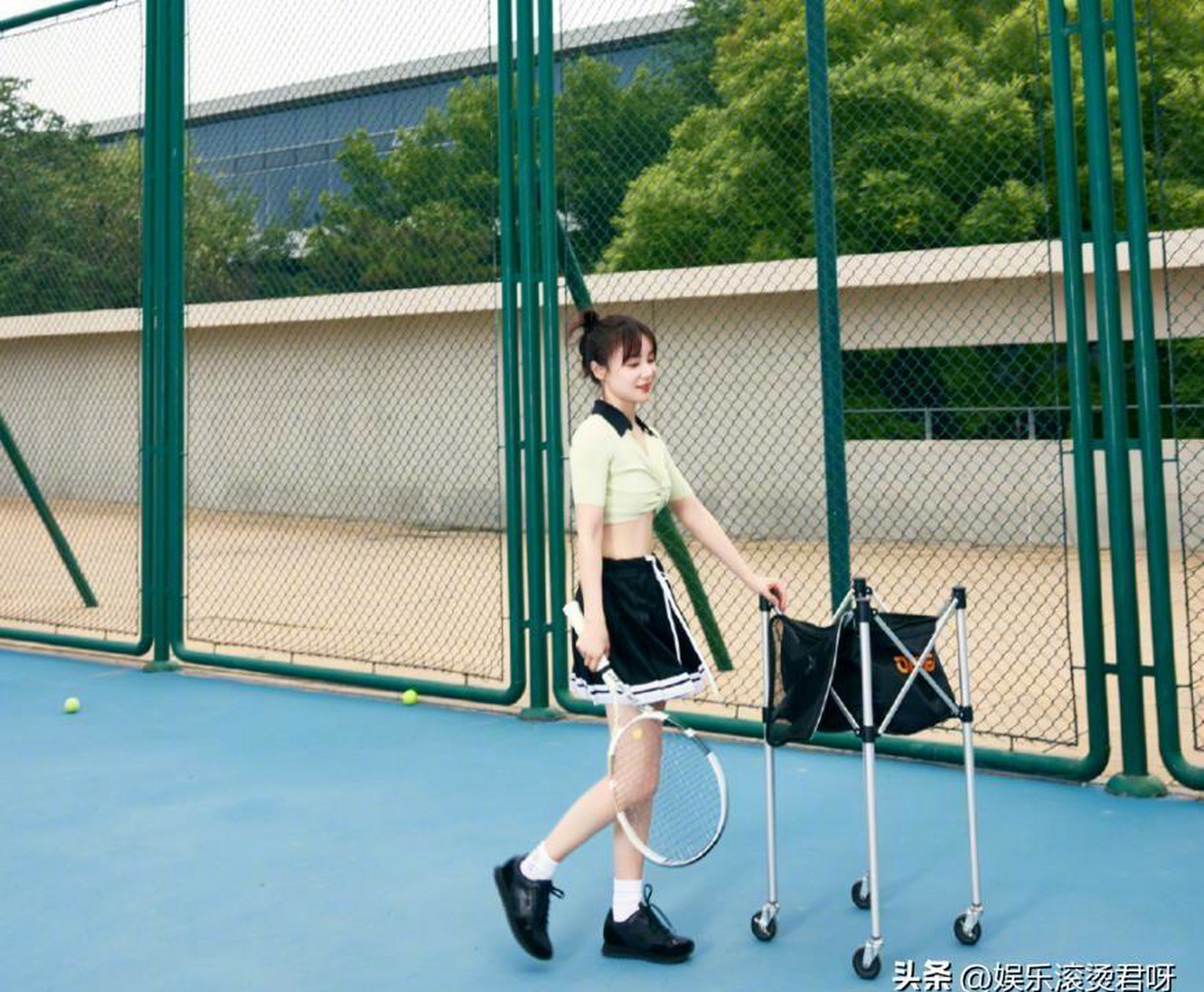 明明已经35岁,可是看着却跟中学生一样,她是怎么保养的?[皱眉]