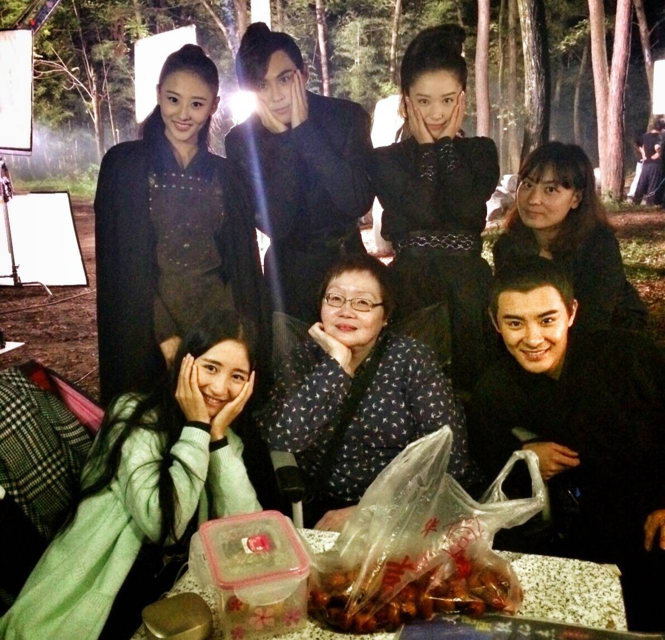 任嘉伦老婆聂欢皮肤是真好,并且个子也很高,实在是太有气质了.