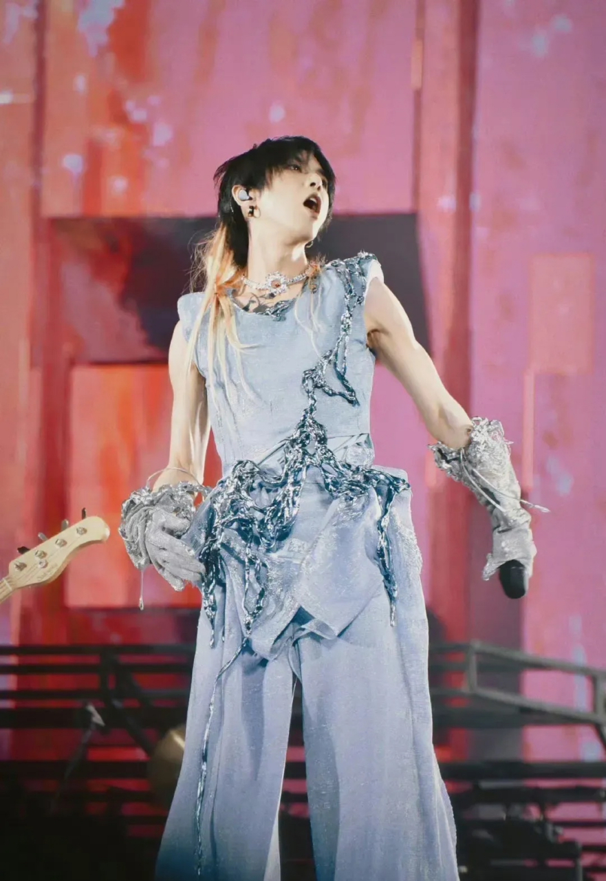 华晨宇cos水母么