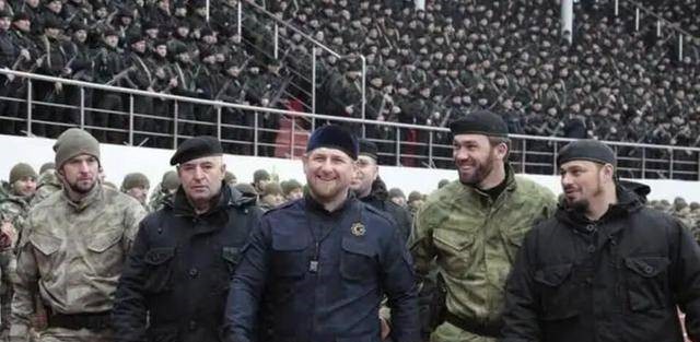 世界最富裕总统,组建3万人总统卫队养12个孩子,却备受百姓爱戴