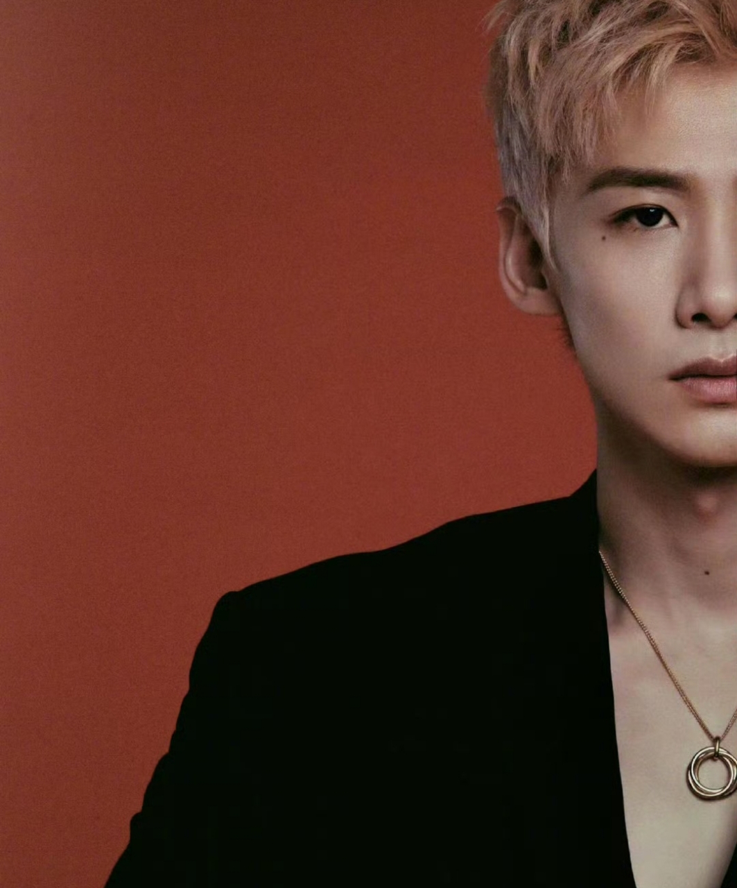 白敬亭染粉发掉色了, 不是这几个角度真给我帅迷糊了[哇][哇][哇][哇]