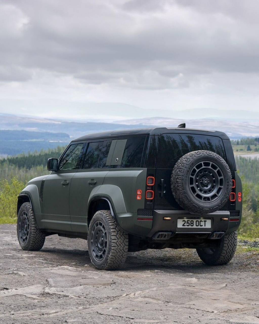 路虎卫士octa版本全新上市,搭载宝马同款发动机,4.