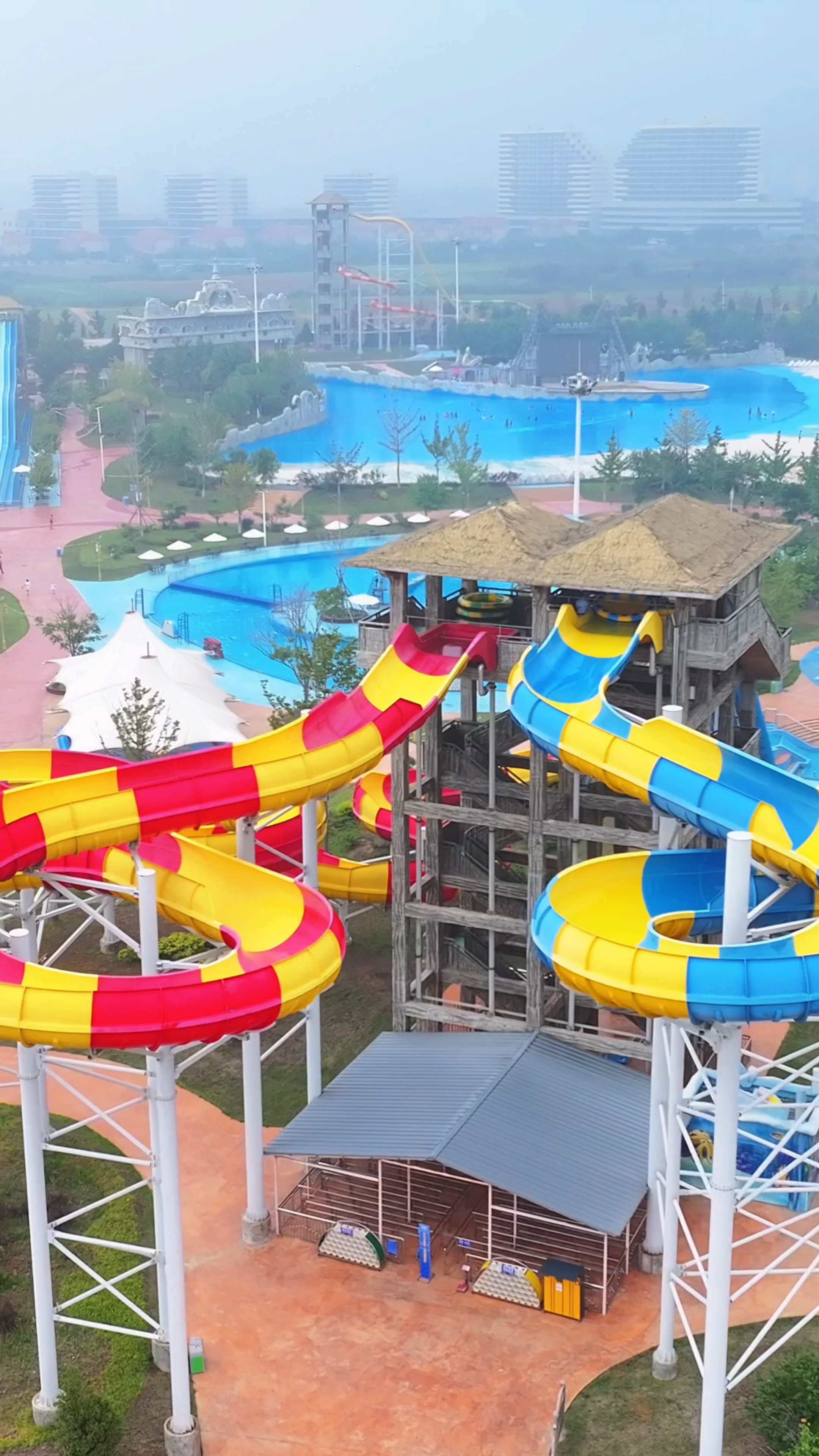 欢乐龙湾温泉水乐园