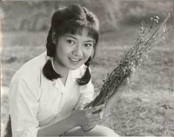 演员任冶湘:20岁一炮而红,嫁普通丈夫,如今咋样了?