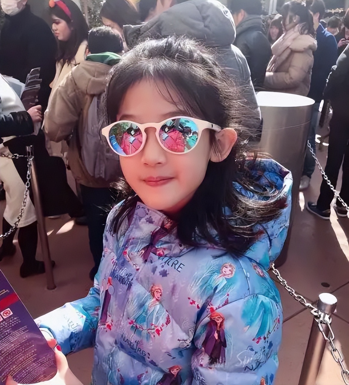 陆毅女儿小叶子攻击同学相貌,被曝校园欺凌,同学喊话陆毅管一管