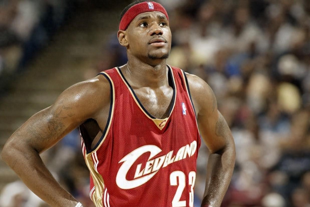 03白金一代老詹40474分高居历史第一,波什17189分,韦德甜瓜呢?