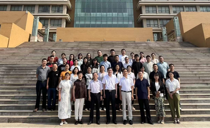 石慧老师为青岛大学东营初中级技术经纪人培训班授课