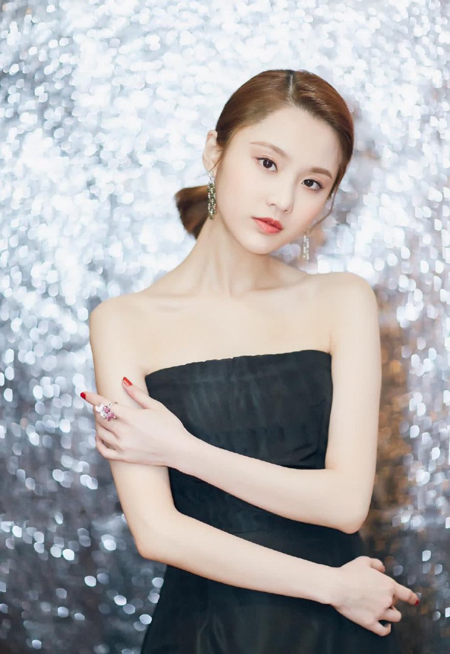 张慧雯:惹人爱怜