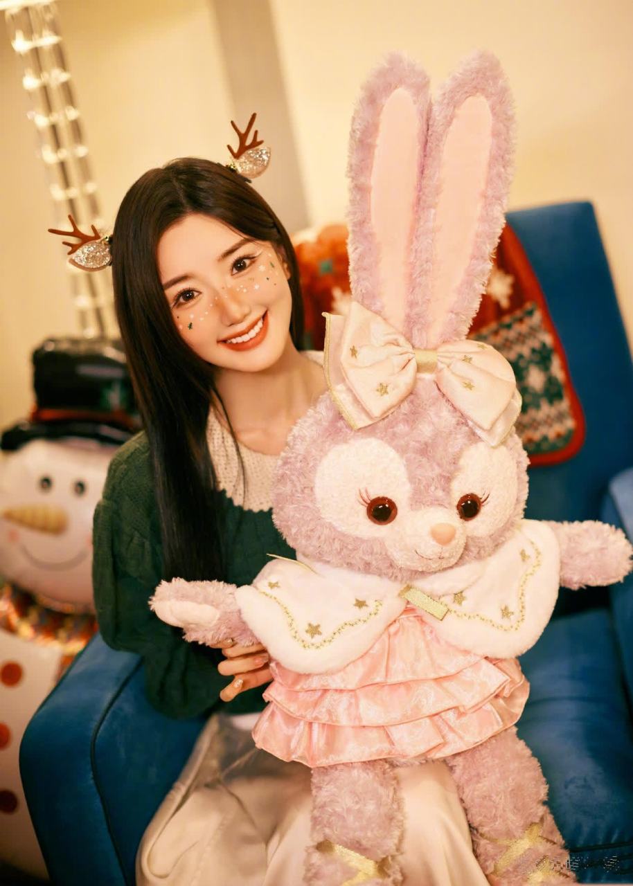 毛晓彤圣诞甜美头像,如同春日的花朵,精选美丽.