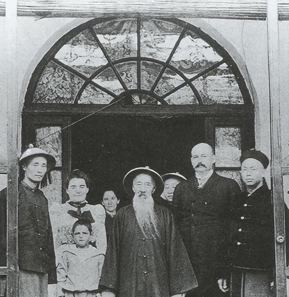 晚清名臣张之洞:63岁生了个儿子乐开花,长大后儿子却成著名汉奸