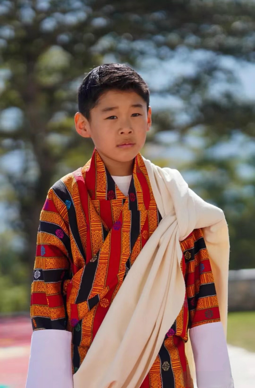 11月11日,不丹王储吉格梅·纳姆杰尔·旺楚克访问帕罗宗帕罗附近的庞