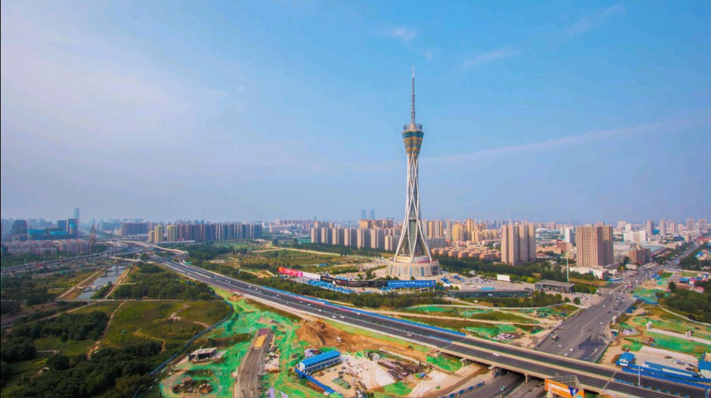 很多人说超高层建筑是衡量城市发展的门面,而郑州超过250米以上的建筑