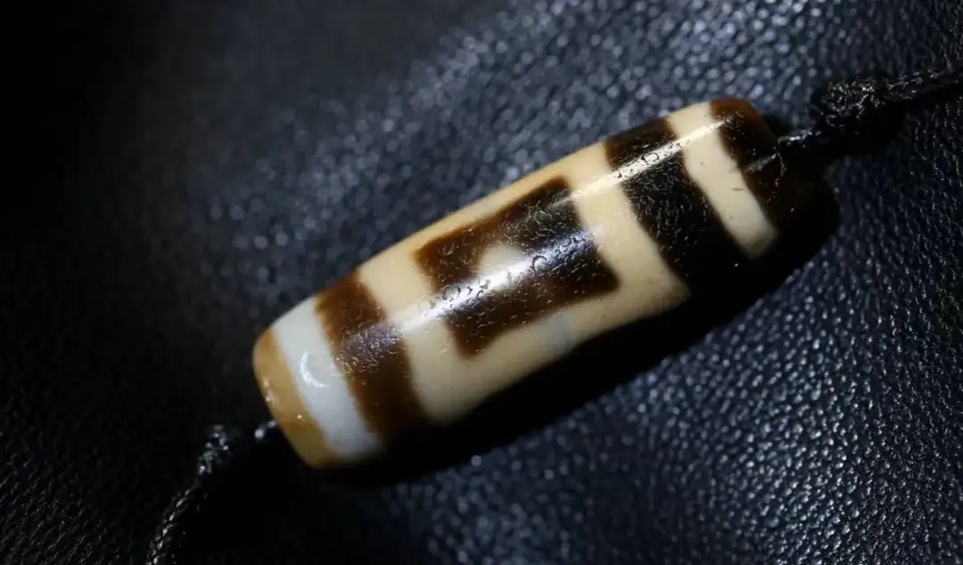 五大名贵老玛瑙珠子,天珠最贵,战国红最少,南红最火却最便宜!