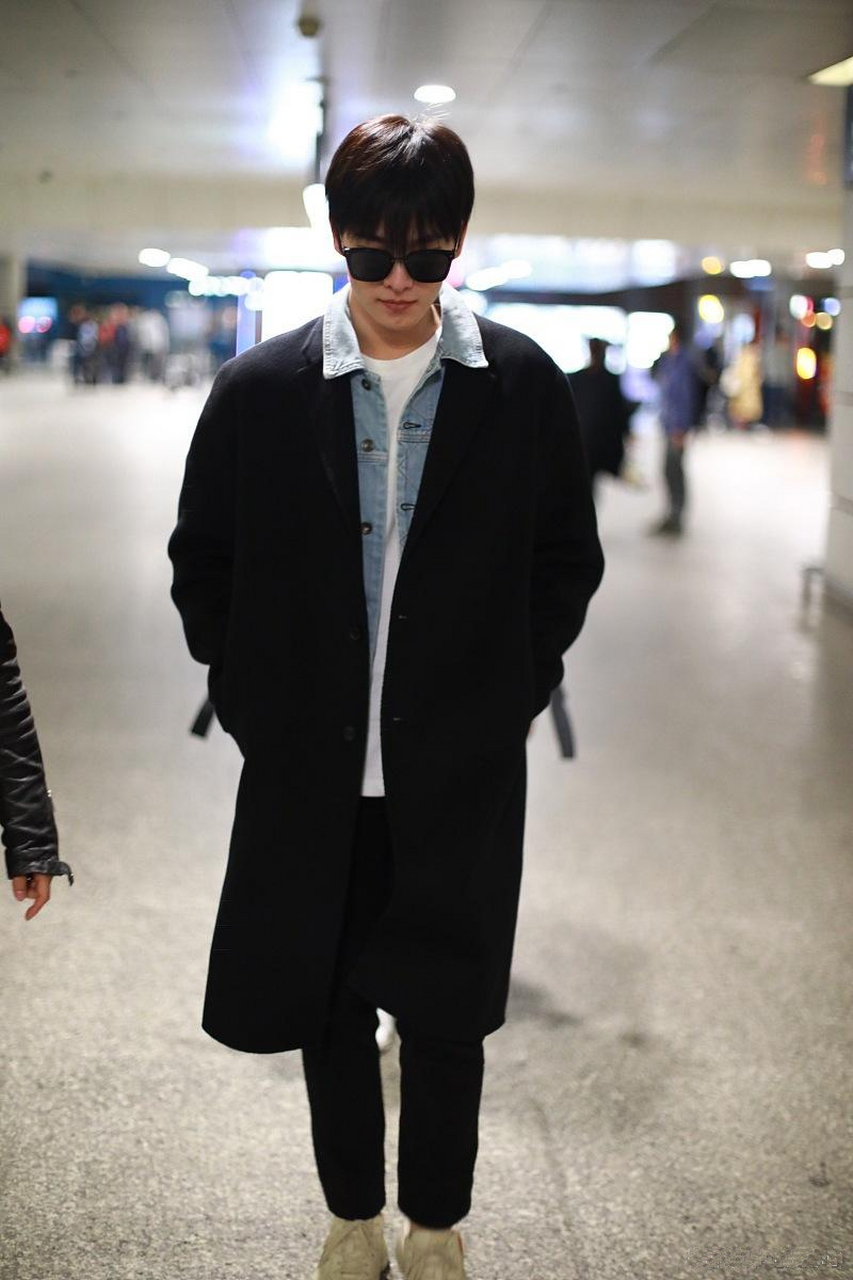 竟然刷到了,杨洋长痘痘的照片!