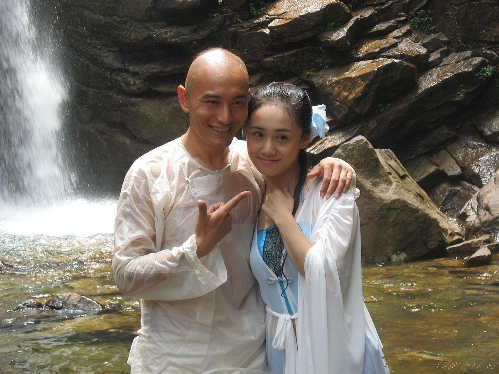 黄晓明版的《鹿鼎记》,虽然,应采儿扮演的阿轲,不够惊艳