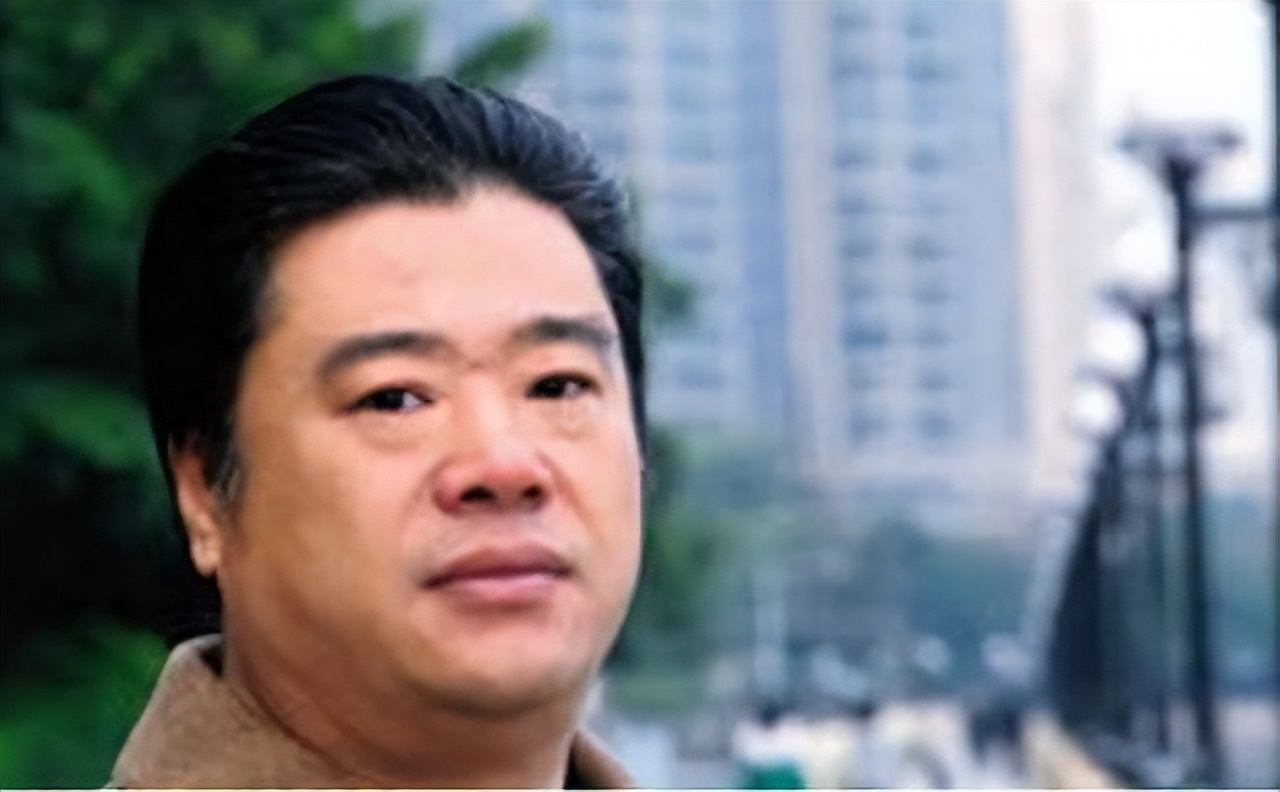 温州"皮革大王"王敏:被父母绑进精神病院,兄弟合伙转走家产